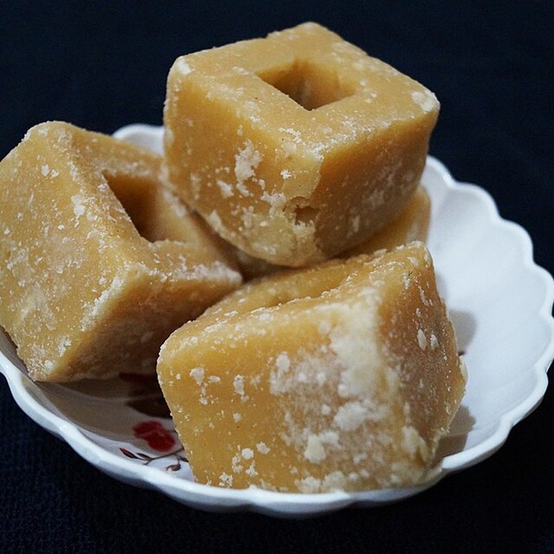 Jaggery (Gur)