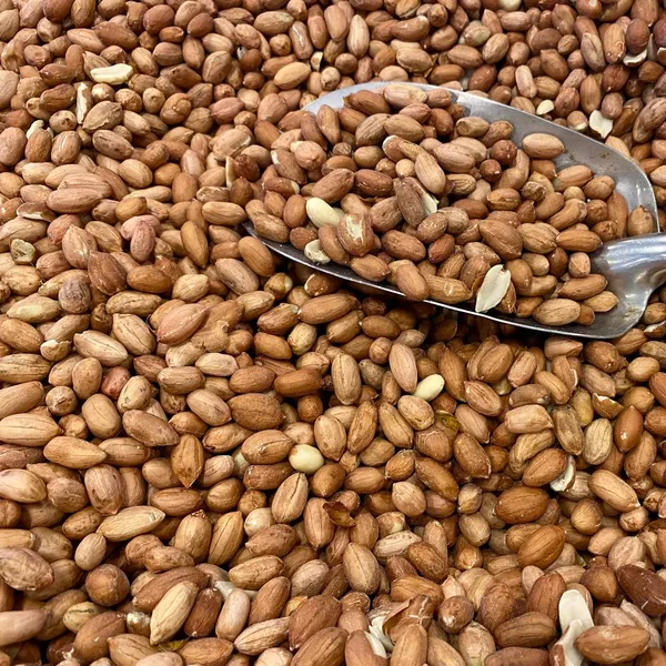 Peanuts (Raw)